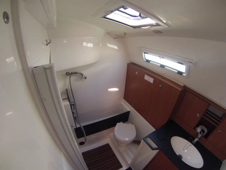 Plachetnice k pronájmu v San Vincenzo za nejlepší cenu