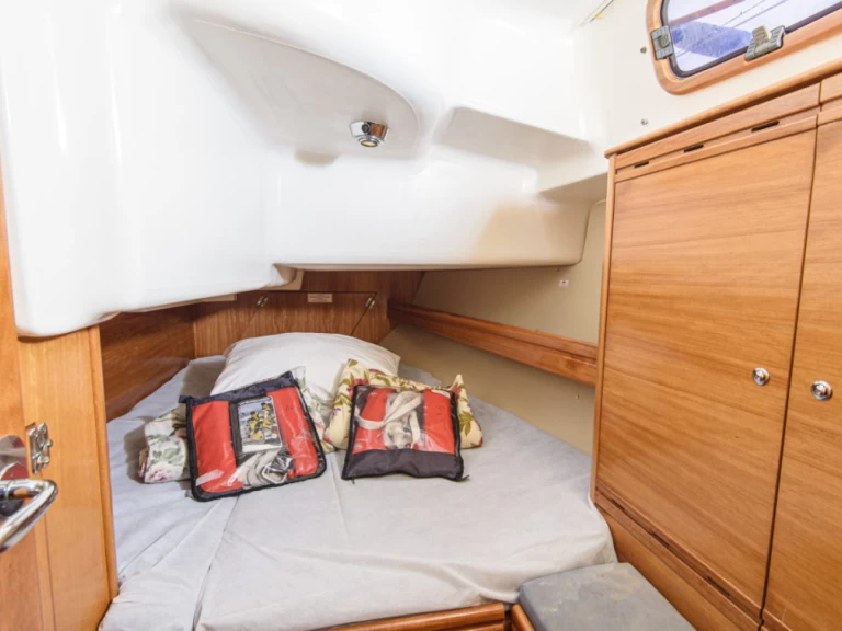 Pronájem jachty v San Vincenzo -Bavaria Cruiser 37 na Samboatu