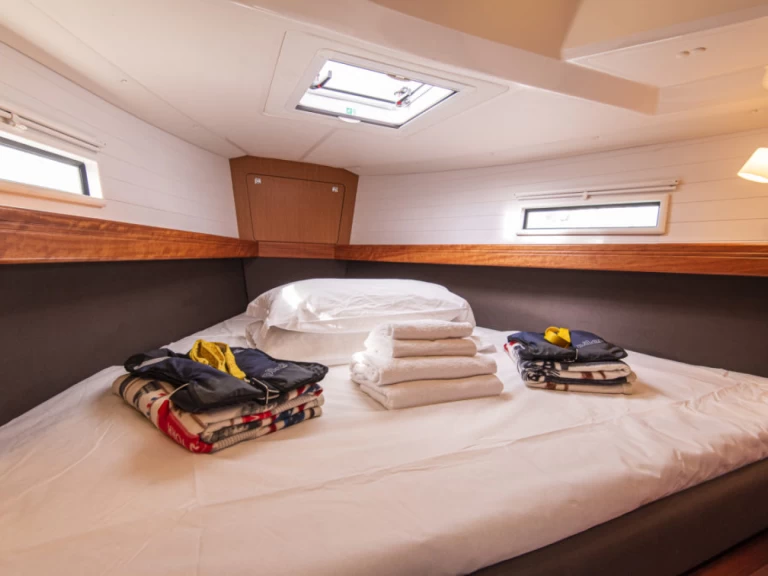 Pronajmout Plachetnice se skipperem či ne Bavaria v San Vincenzo