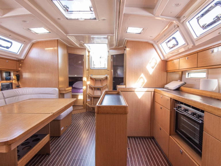 Pronájem jachty v San Vincenzo -Bavaria Cruiser 46 na Samboatu