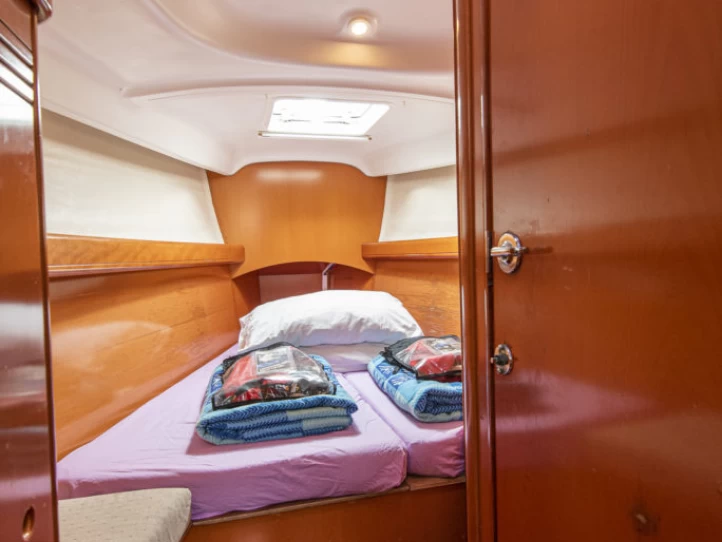 Pronajmout si Bénéteau First 40.7 v San Vincenzo