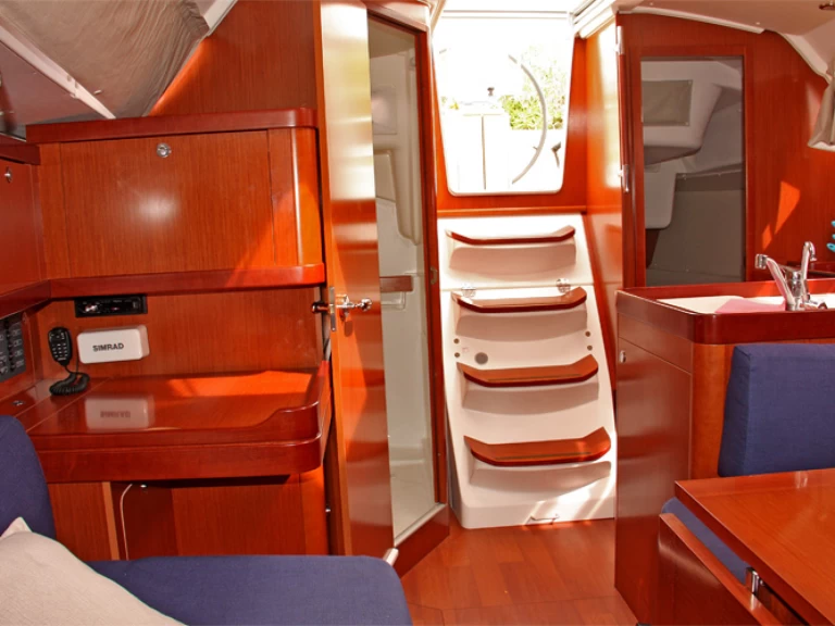 Plachetnice k pronájmu v San Vincenzo za nejlepší cenu