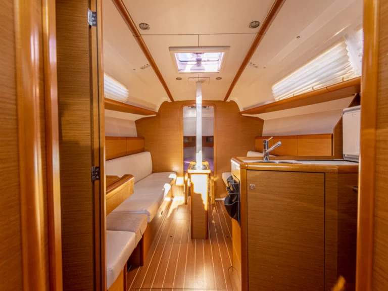 Pronájem lodi San Vincenzo lákavé ceny Sun Odyssey 33i