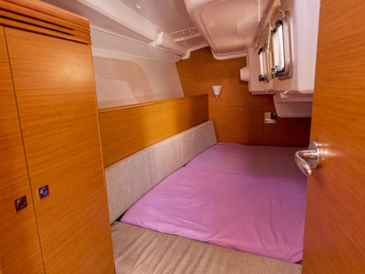 Pronájem lodi Jeanneau Sun Odyssey 33i v San Vincenzo na Samboatu