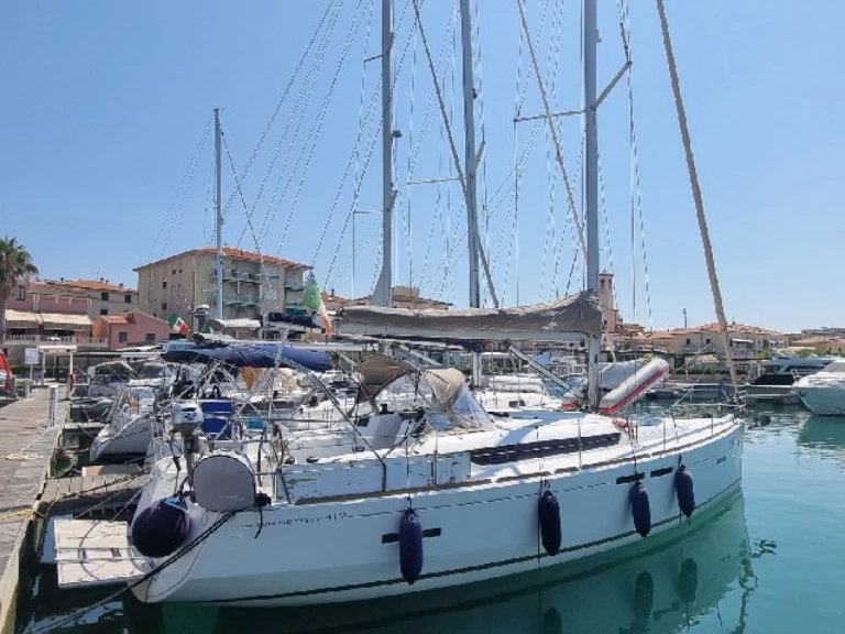 Pronájem Plachetnice Jeanneau s licencí