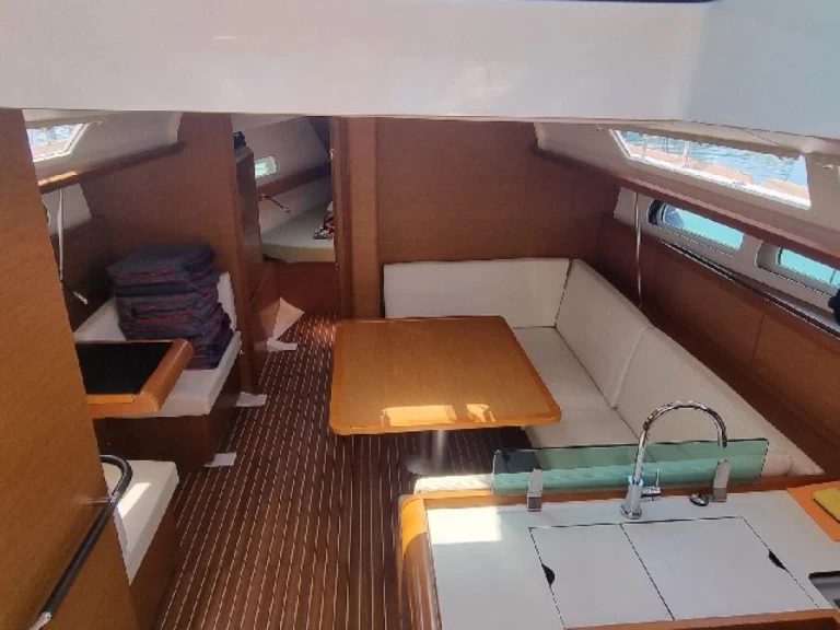 Plachetnice k pronájmu v San Vincenzo za nejlepší cenu