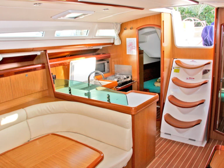 Pronájem lodi Jeanneau Sun Odyssey 42i v San Vincenzo na Samboatu