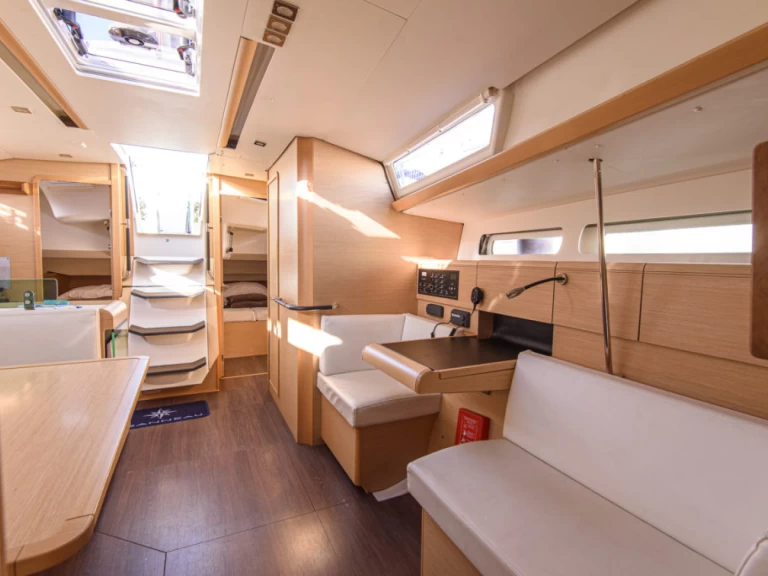 Pronájem lodi Jeanneau Sun Odyssey 449 v San Vincenzo na Samboatu