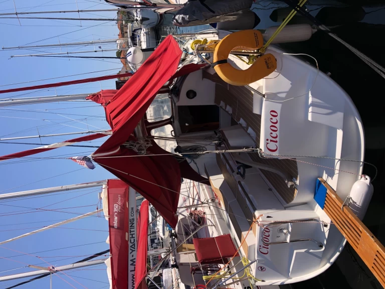 Pronajmout Plachetnice se skipperem či ne Jeanneau v Biograd Na Moru