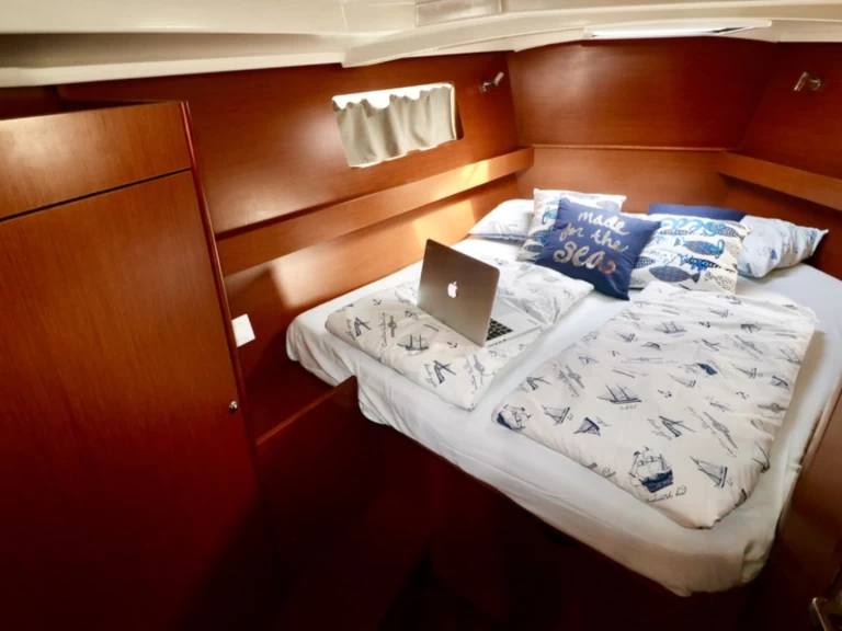 Pronájem Plachetnice Bénéteau s licencí