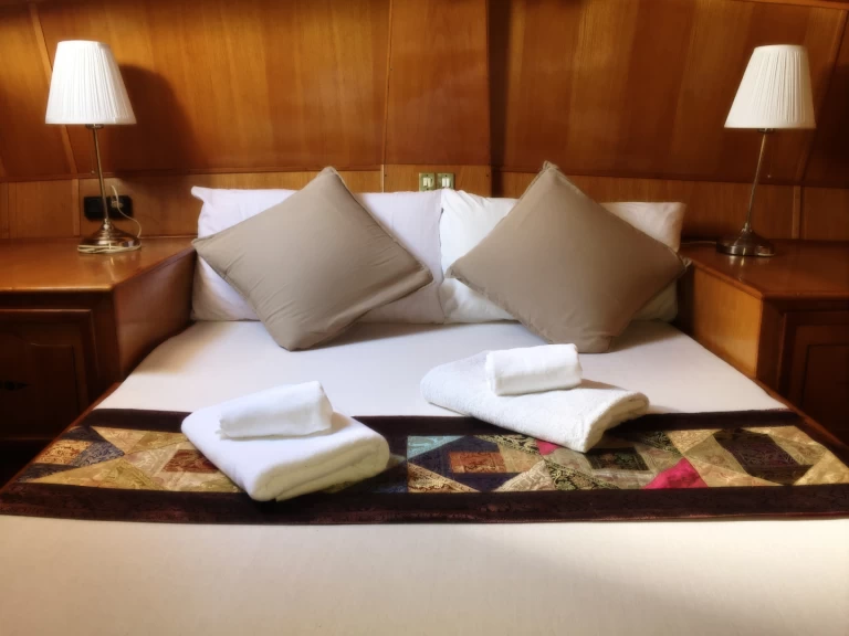 Pronajmout Jachta se skipperem či ne  v Olbia