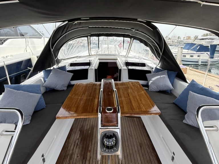 Plachetnice k pronájmu v La Savina za nejlepší cenu