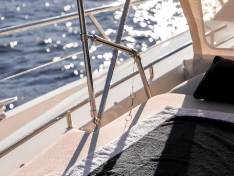 Pronájem lodi Prestige 680S v Côte d'Azur na Samboatu