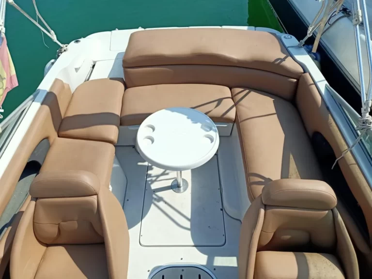 Pronajmout Motorová loď se skipperem či ne Four Winns v Vilanova i la Geltrú