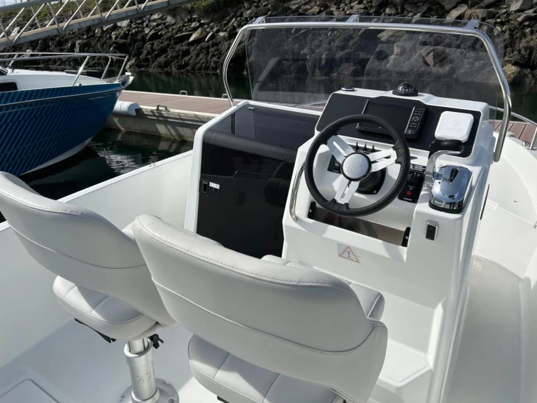 Pronájem Motorová loď v Port du Moulin Blanc -Bénéteau Flyer 6 SPACEdeck