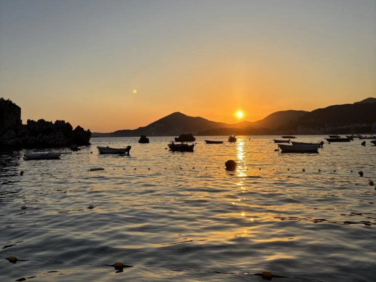 Pronájem Motorová loď Elan s licencí