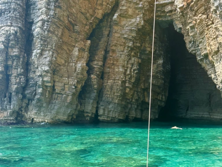 Pronájem jachty v Budva -Elan Elan 500 na Samboatu