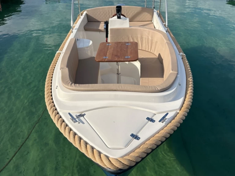 Pronajmout si kruger KRUGER 485 v Porto Pollo