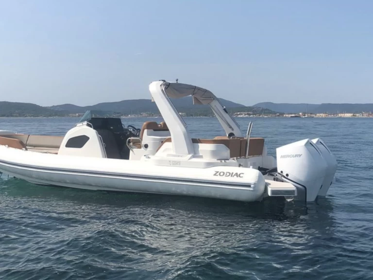 Pronájem lodi Zodiac Medline 9 v Port Grimaud na Samboatu