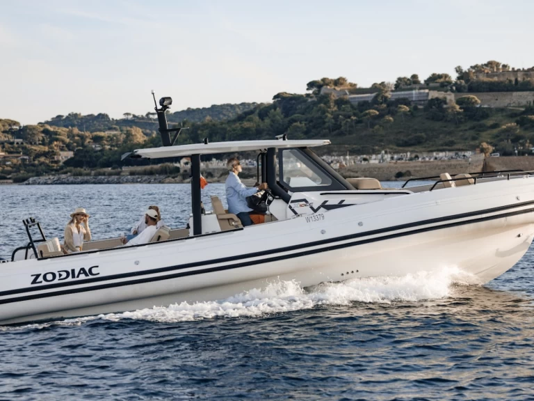 Pronájem lodi Port Grimaud lákavé ceny zodiac X10 CC