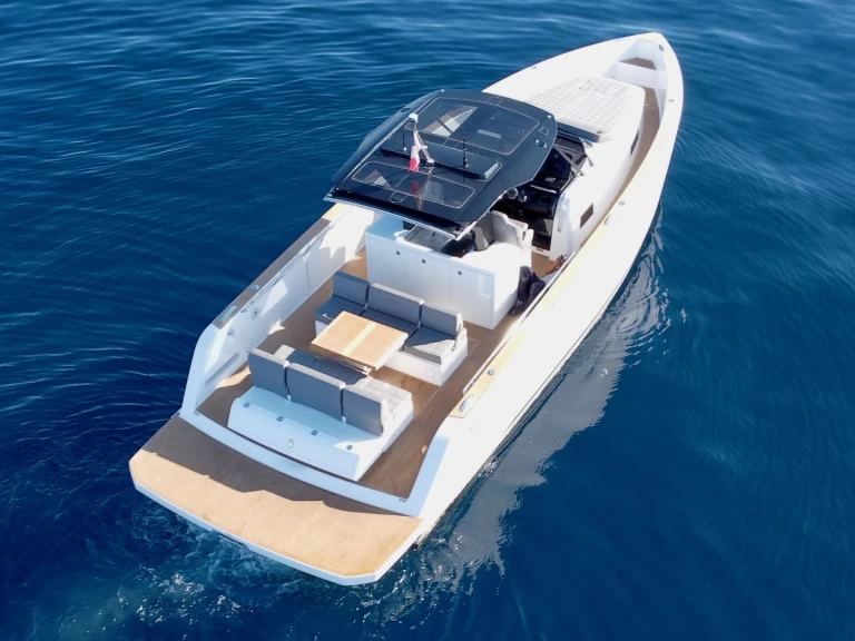 Pronajmout si Pardo Yachts Pardo 38 v Saint-Jean-Cap-Ferrat