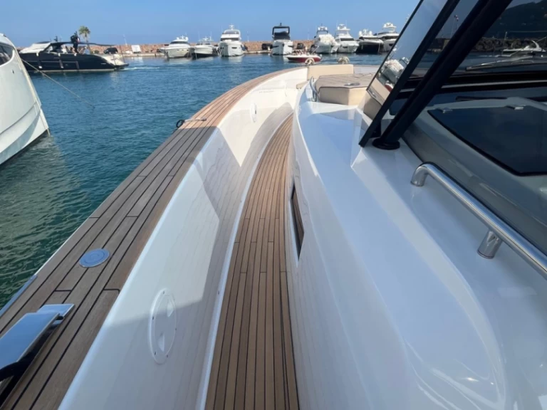 Pardo Yachts Pardo 50 jednotlivci a charterové společnosti v Cogolin