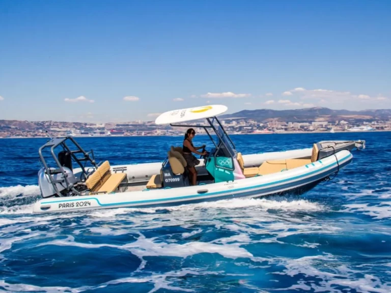 Pronajmout si Highfield 760 v Cogolin