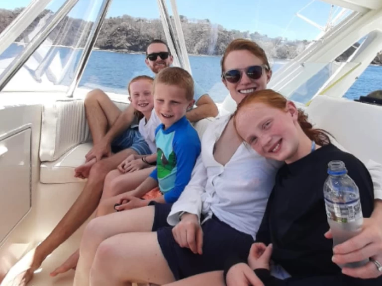 Ocean Yachts Super Sport jednotlivci a charterové společnosti v Bahía Culebra