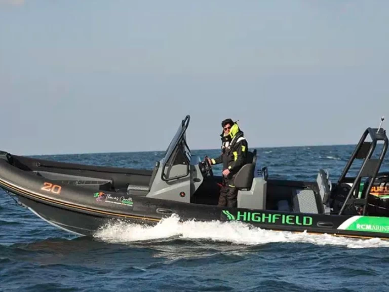 Pronájem lodi Highfield 700 THOMAS COVILLE v Cogolin na Samboatu