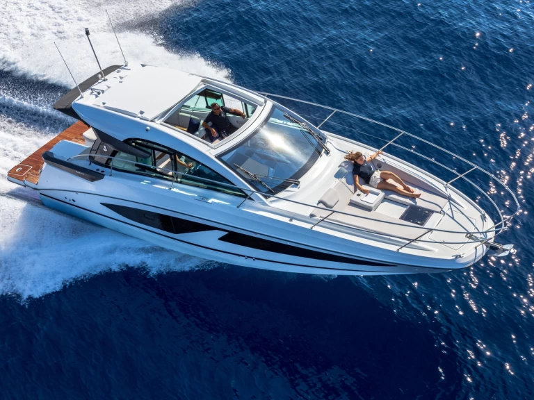 Pronajmout si Bénéteau Gran Turismo 36 v Cogolin