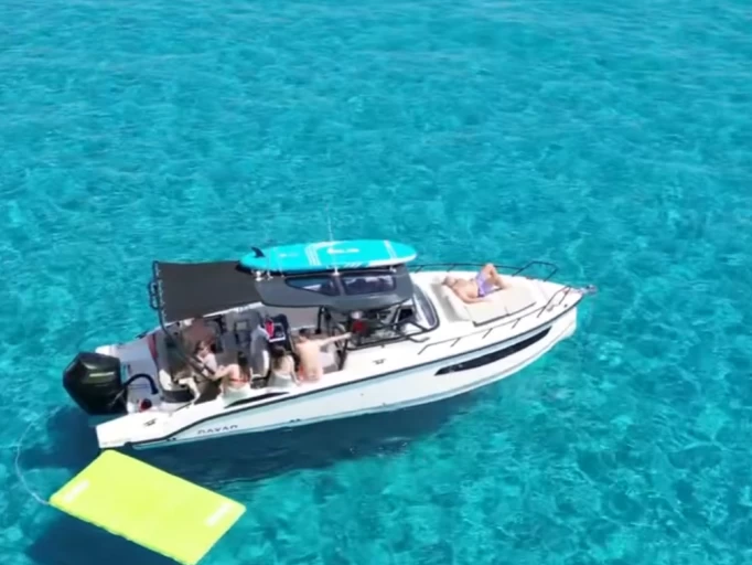 Pronajmout Motorová loď se skipperem či ne Navan v Cannes