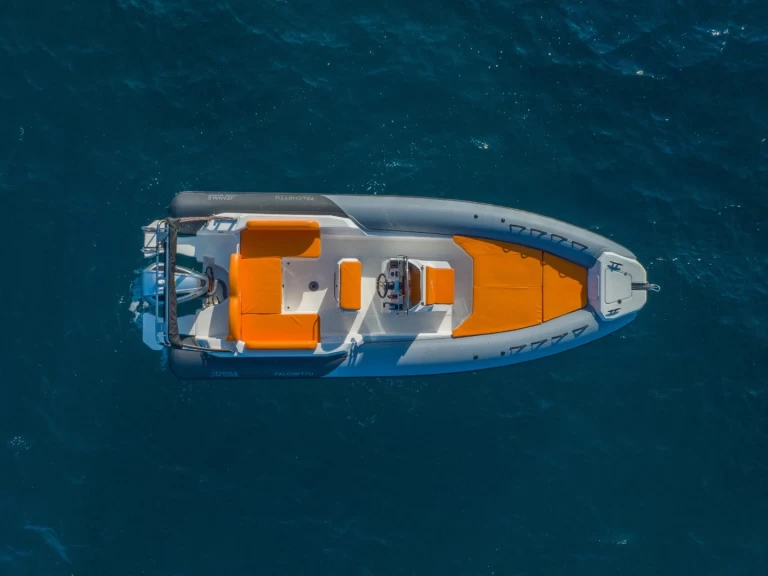 Pronájem lodi Porto Pollo lákavé ceny FANALE 700 FALCHETTU