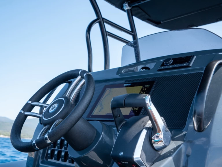 Pronájem lodi Porto Pollo lákavé ceny LIBECCIU 1000