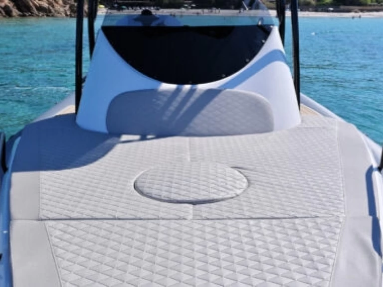 Pronájem Polotuhá loď Fanale marine  s licencí