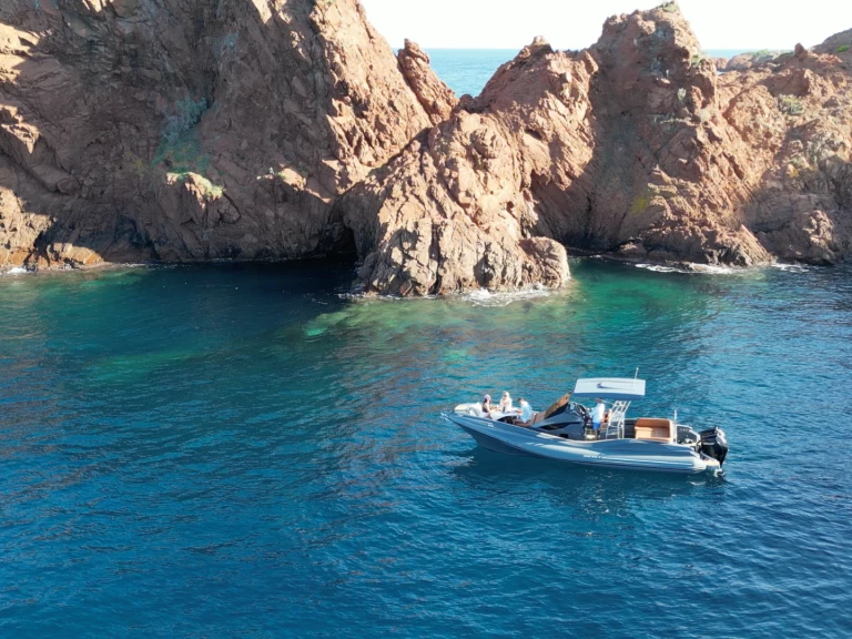 Pronajmout si Zar Zar 65 v Port Grimaud