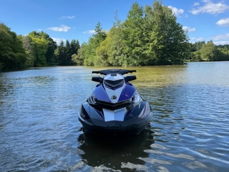Pronájem Vodní skútr v Bénodet -Sea-Doo GTI 130