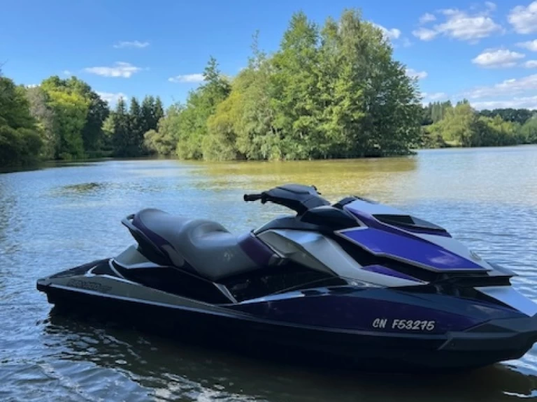 Pronájem lodi Sea-Doo GTI 130 v Bénodet na Samboatu