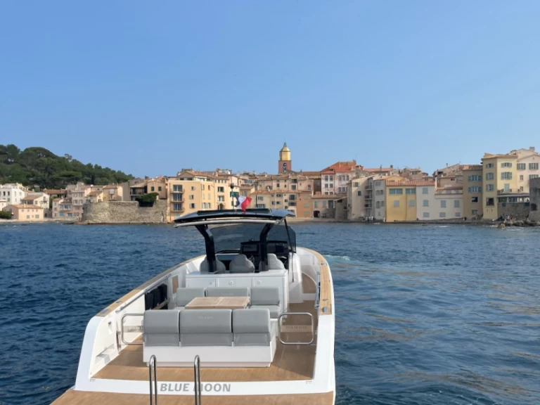 Pardo Yachts Pardo 38 jednotlivci a charterové společnosti v Port Grimaud