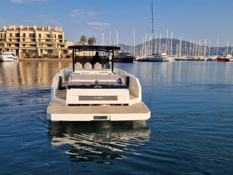 Pronajmout Jachta se skipperem či ne DE ANTONIO Yachts v Port Grimaud