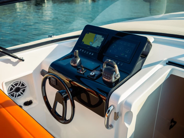 Pronajmout Motorová loď se skipperem či ne VanDutch v Sainte-Maxime