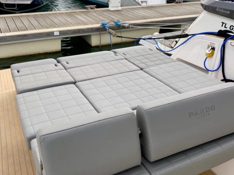 Pronajmout si Pardo Yachts Pardo 38 v Cogolin