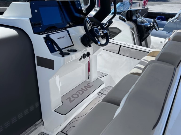 Pronájem lodi Cogolin lákavé ceny X10CC