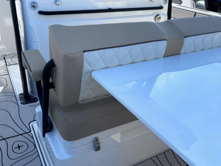 Pronájem Polotuhá loď v Cogolin -Zodiac X10CC