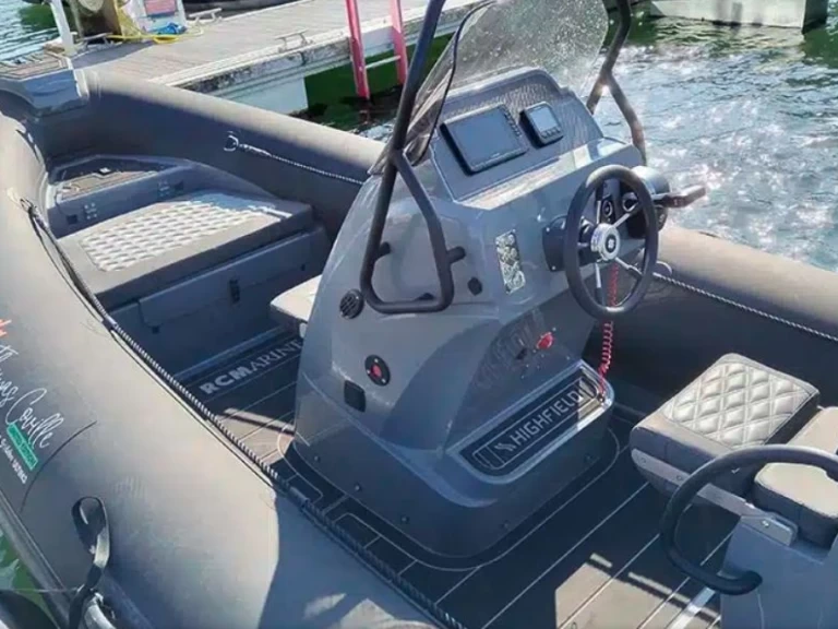 Pronájem Polotuhá loď v Cogolin -Highfield 700 THOMAS COVILLE