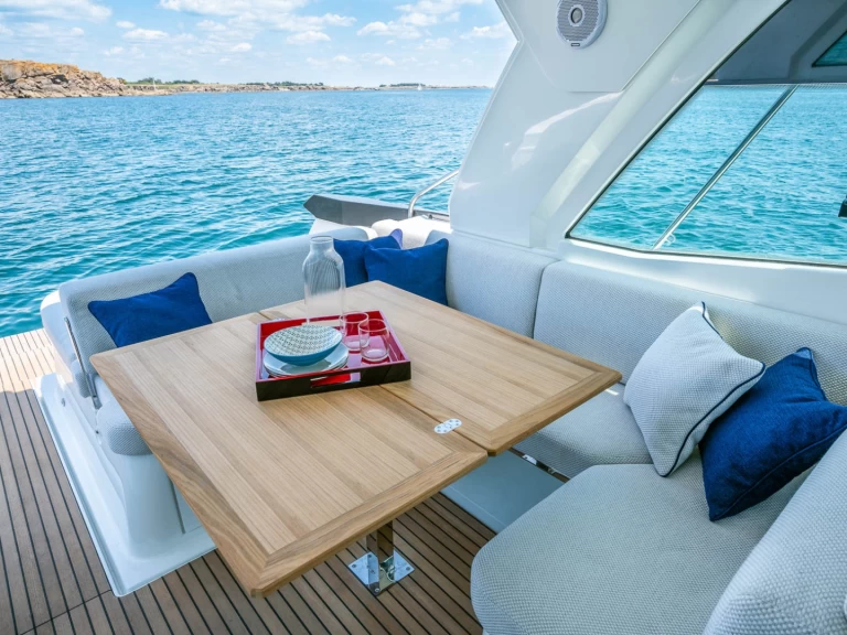 Pronájem lodi Cogolin lákavé ceny Gran Turismo 36