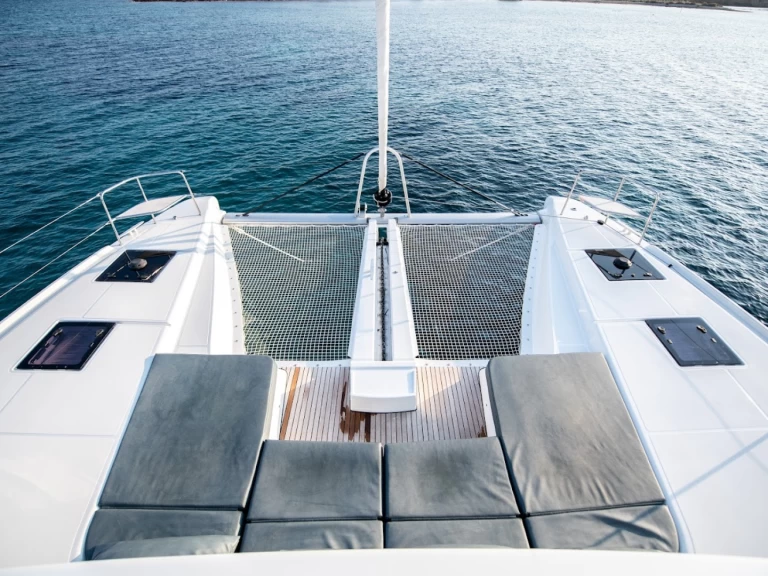 Pronájem Katamarán Lagoon s licencí