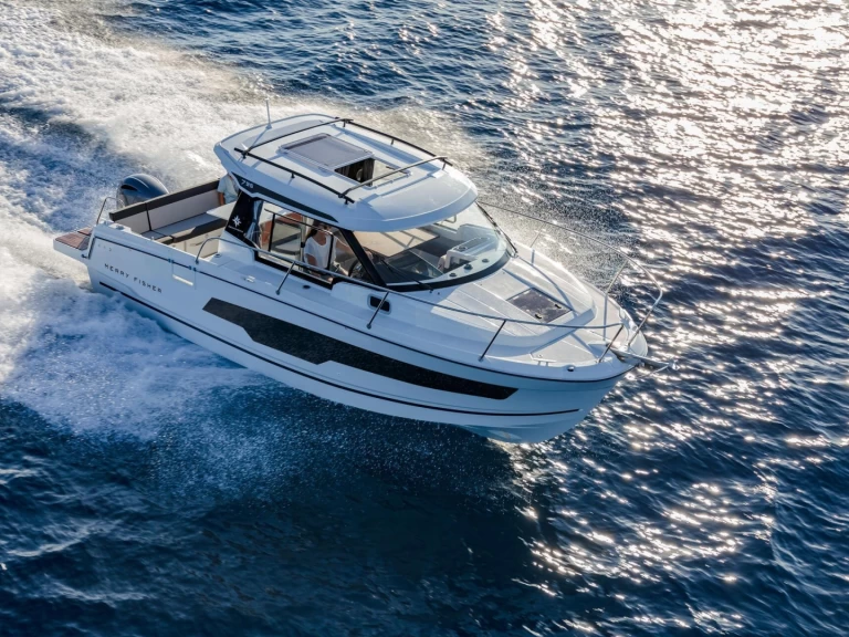 Pronajmout si Jeanneau Merry fisher 795 S2 v Saint Raphael