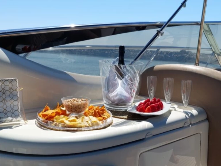 Cranchi Endurance 39 jednotlivci a charterové společnosti v Saint Raphael