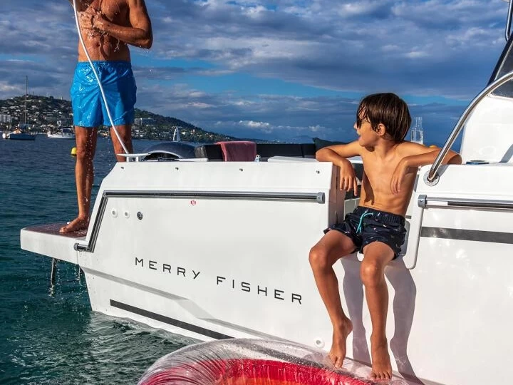 Jeanneau Merry fisher 795 S2 jednotlivci a charterové společnosti v Saint Raphael