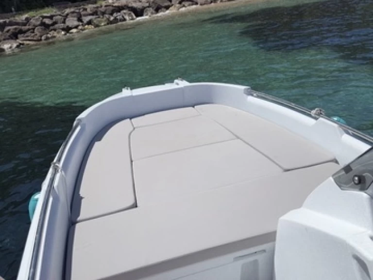 Pronajmout Motorová loď se skipperem či ne ROTO v Mandelieu-la-Napoule